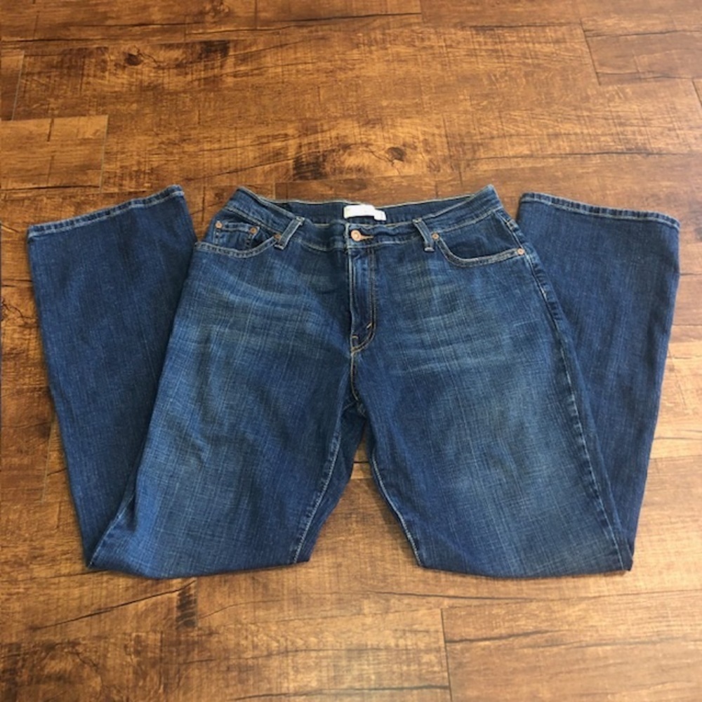 NWOT LEVIS 550 RELAXED FIT ORIGINAL WASH BOOTCUT JEANS